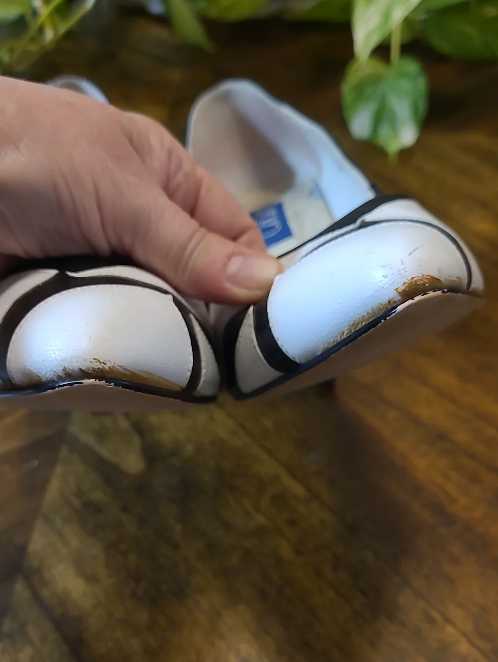 Vtg CinCin Two-Tone Black & White Pointed-Toe Pumps
